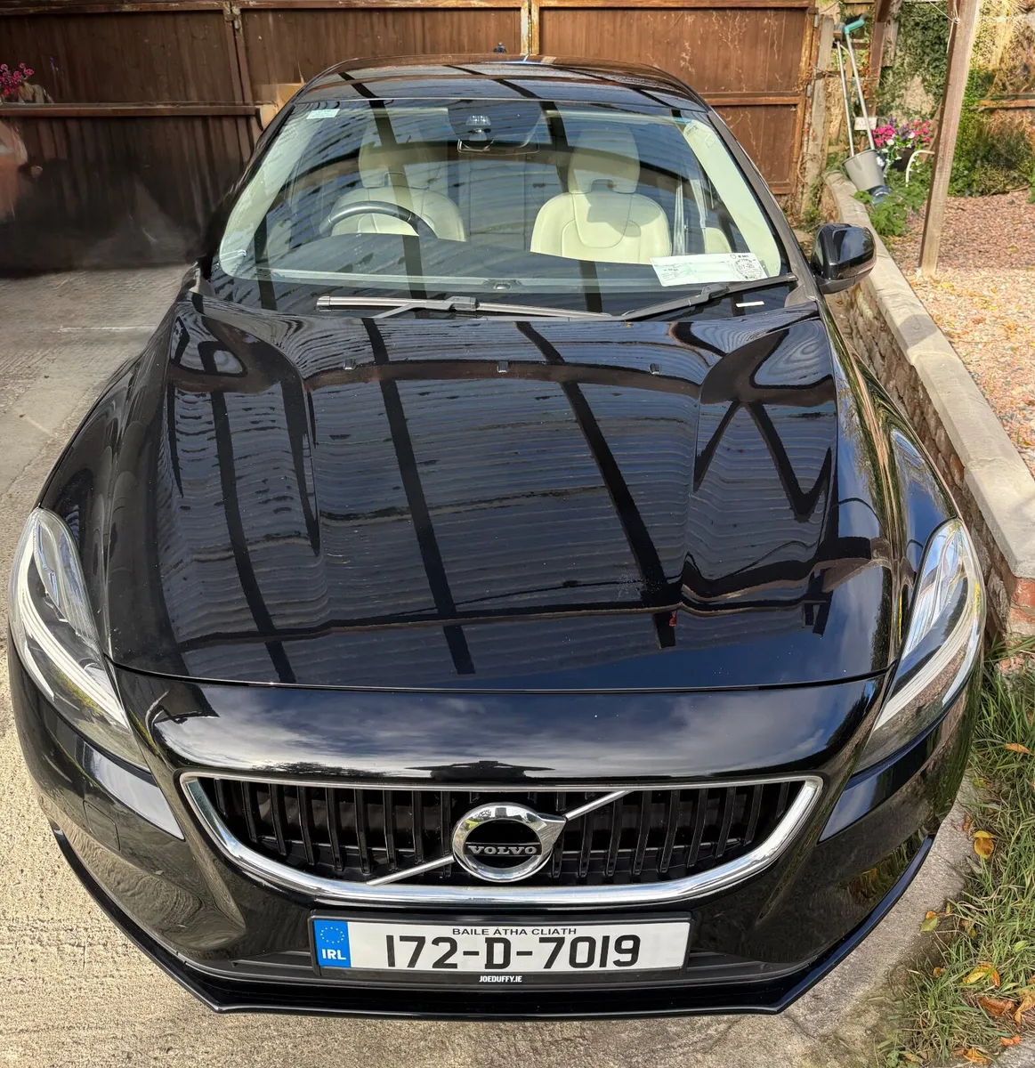 Volvo V40 2017 FRESH NCT, 2 KEYS,LOW MILEAGE - Image 1