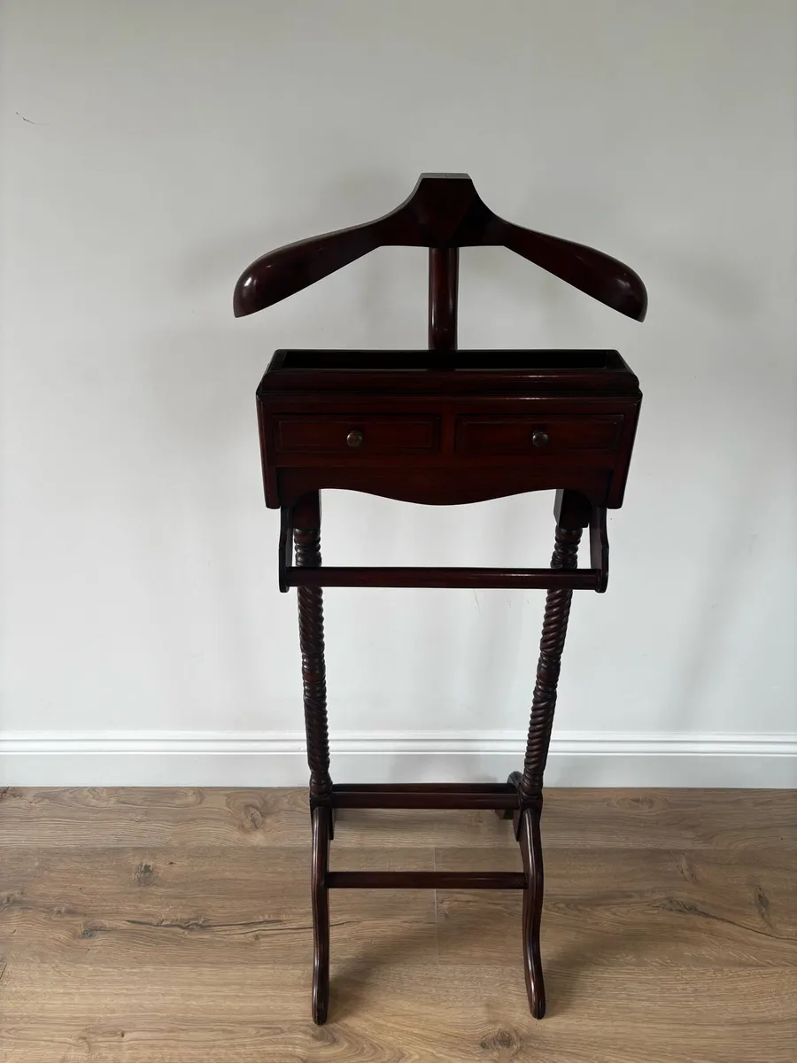 Classic Mahogany Valet Clothes Stand - Image 1