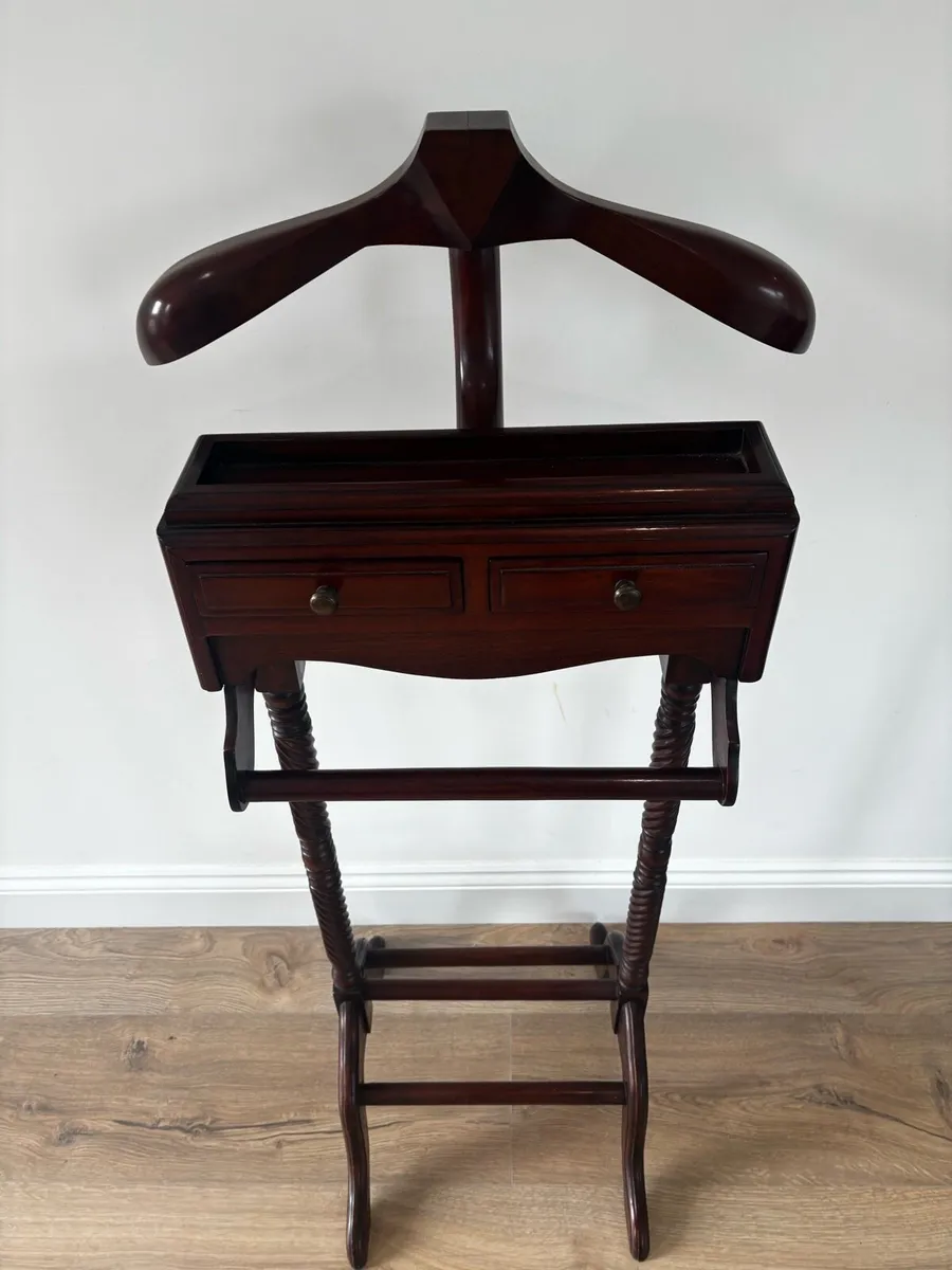Classic Mahogany Valet Clothes Stand - Image 2