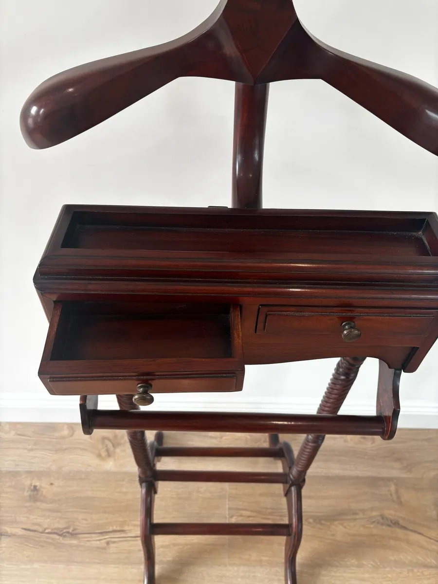 Classic Mahogany Valet Clothes Stand - Image 3