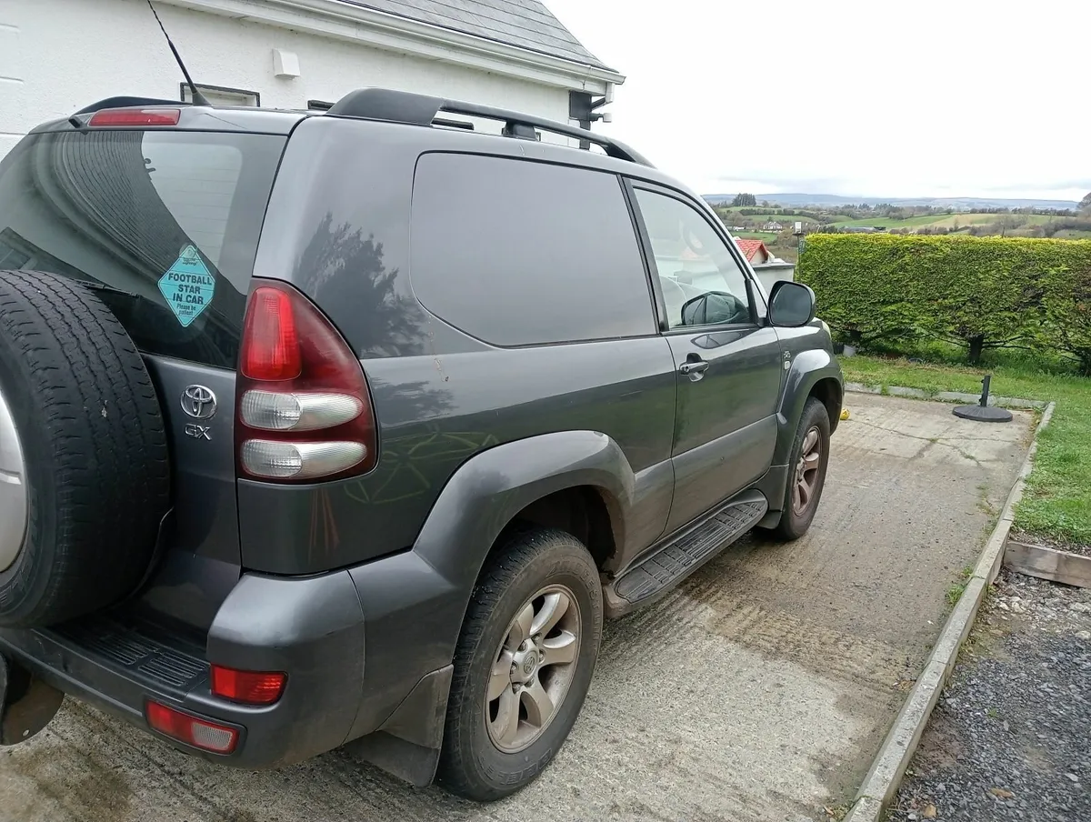 Toyota Land Cruiser 2005 - Image 2
