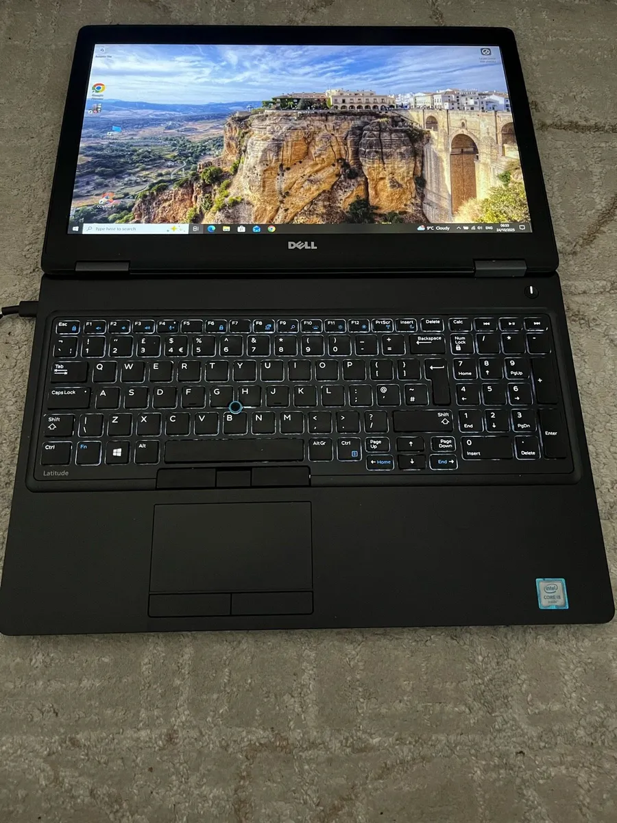 Dell latitude I5 laptop - Image 2