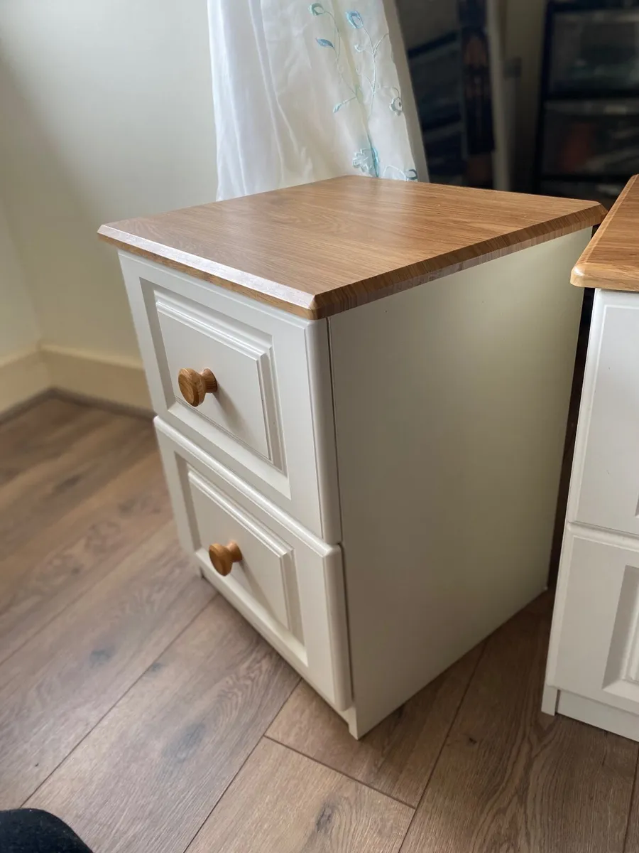 Chest drawers & two lockers - Image 3