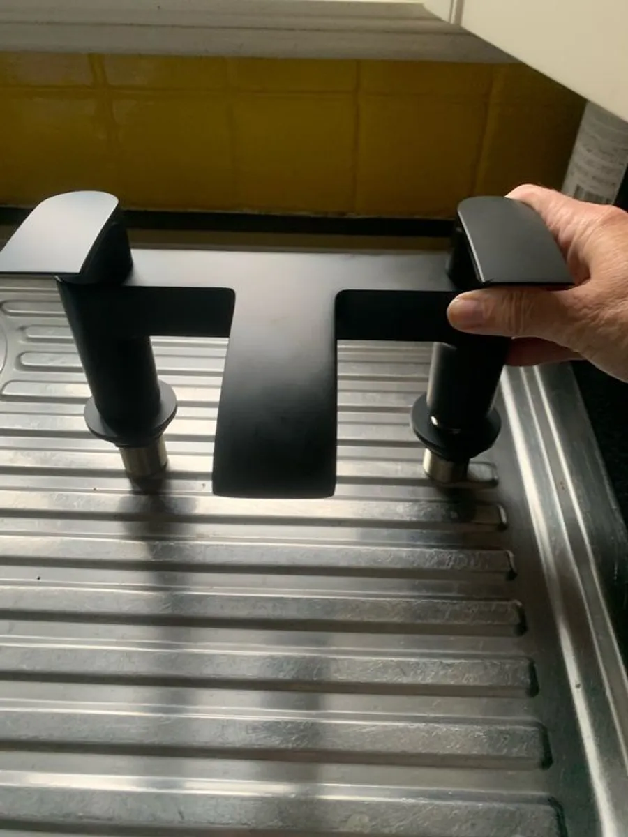 kitchen tap - Image 1