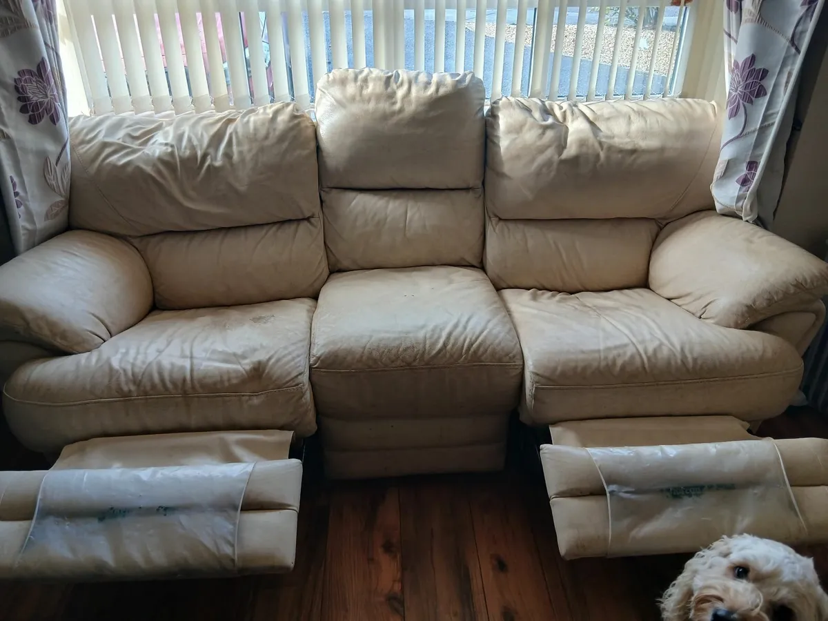 3+2 recliner - Image 1