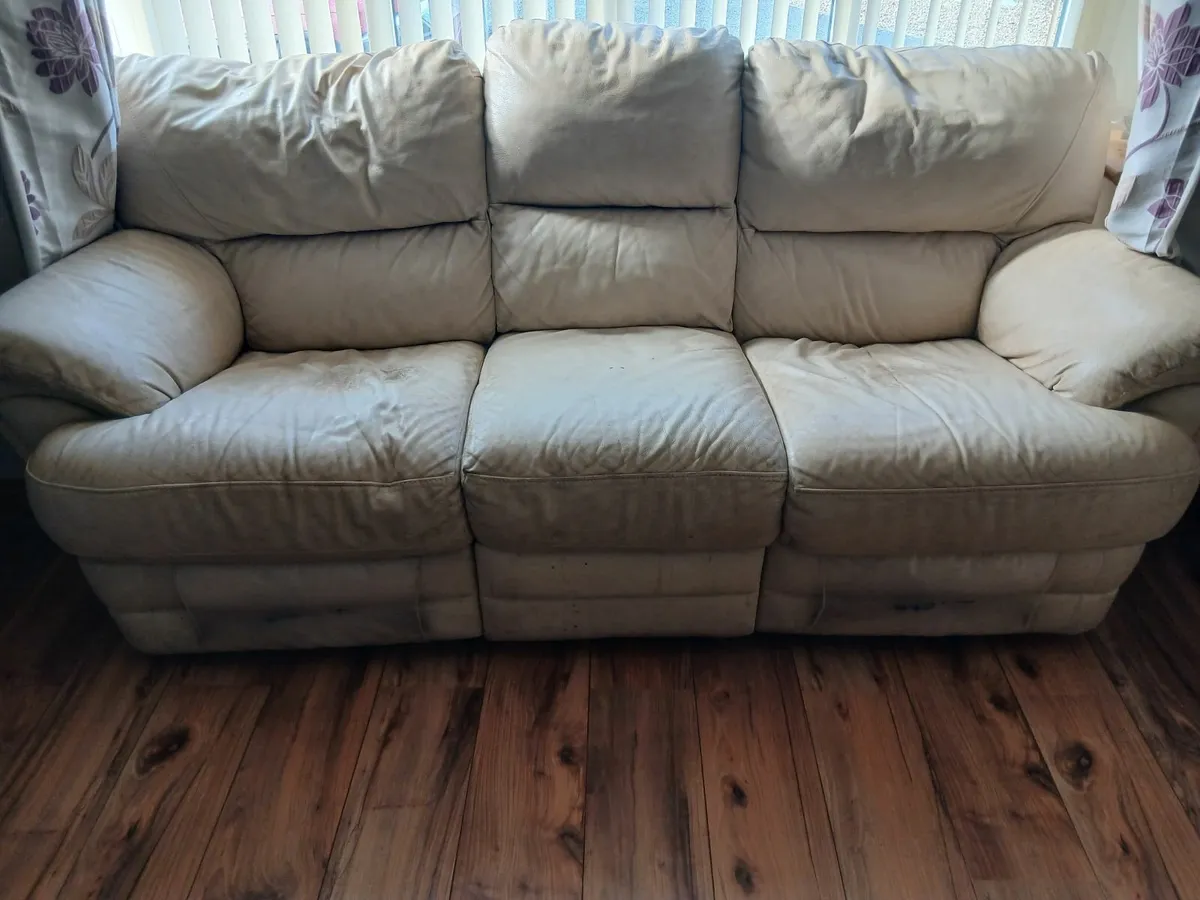 3+2 recliner - Image 2