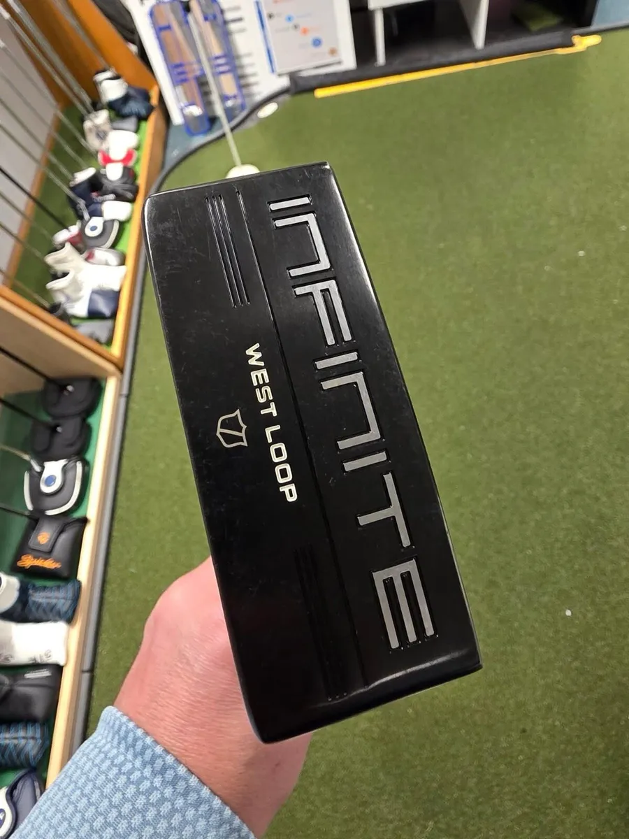 Wilson Infinite West Loop Putter - Image 1
