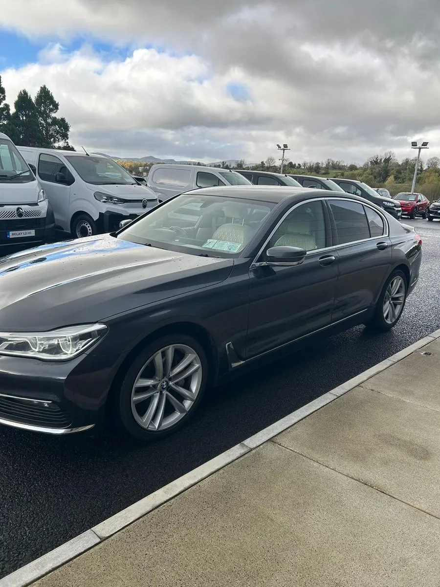 BMW 7-Series 2018 - Image 2