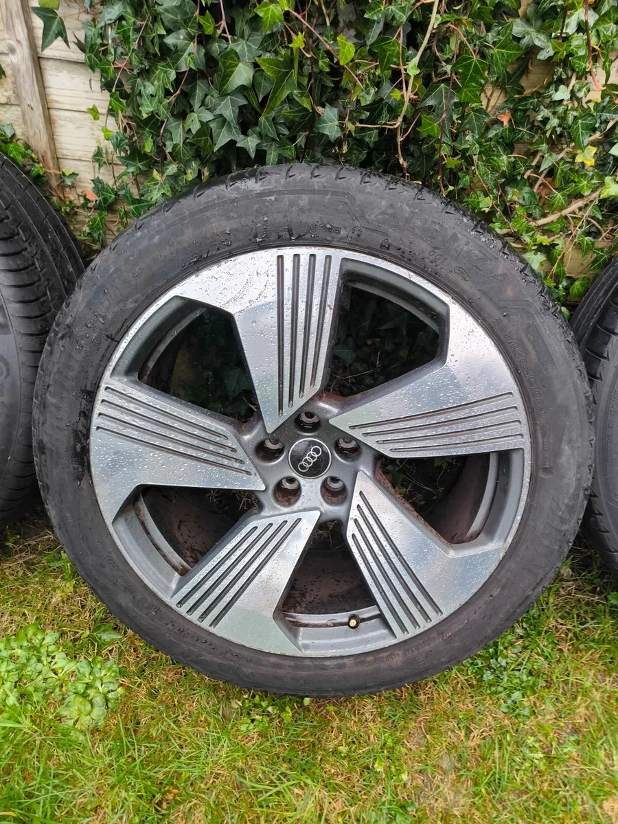 Audi E TRON Genuine wheels 265/45/21 good tyres!! - Image 2