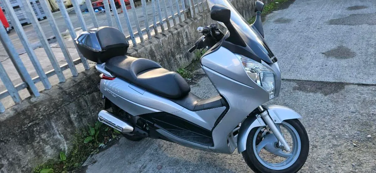 2010 Honda S wing 125 - Image 3