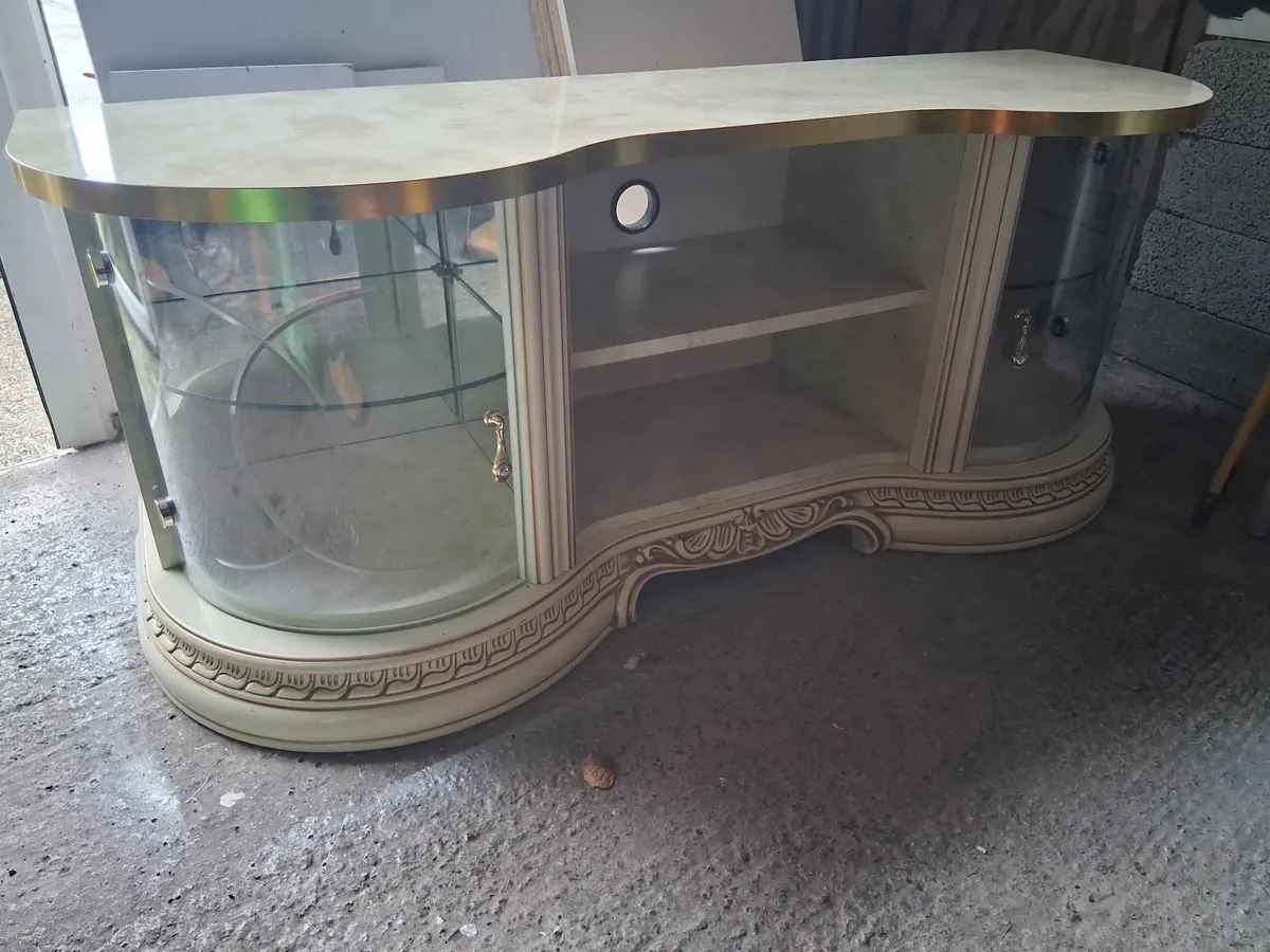 Tv stand 1 year old  cost €550 - Image 3