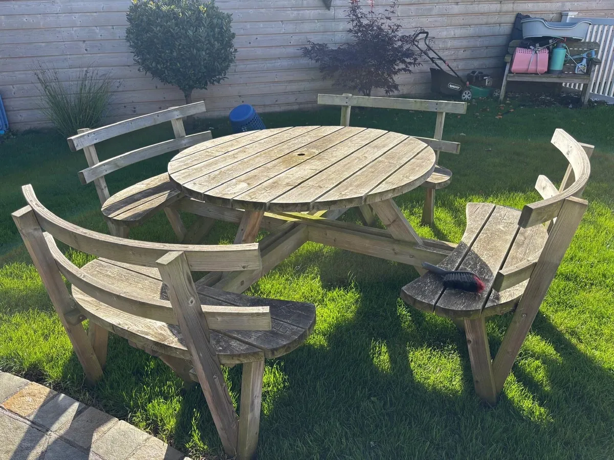 One piece garden dining set - Image 1
