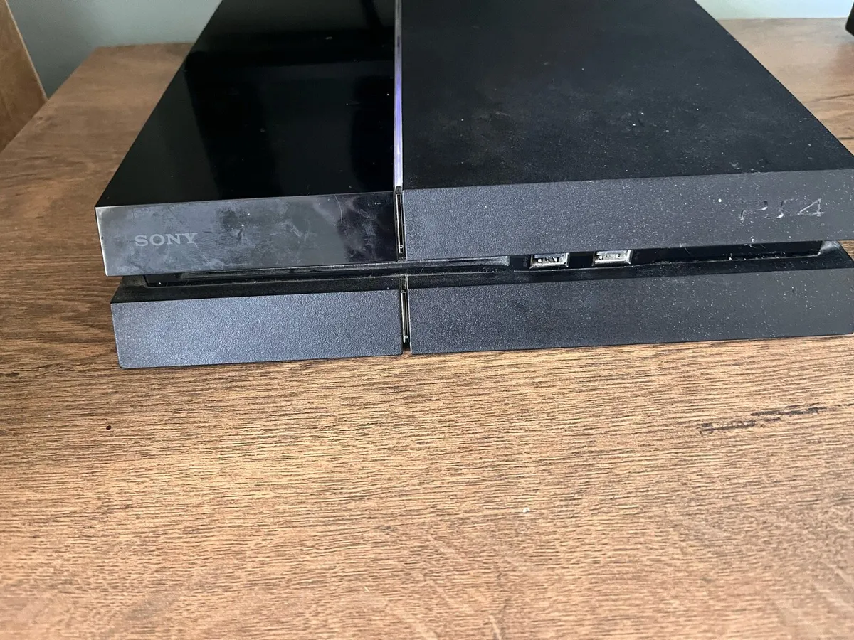 PlayStation 4 - Image 2