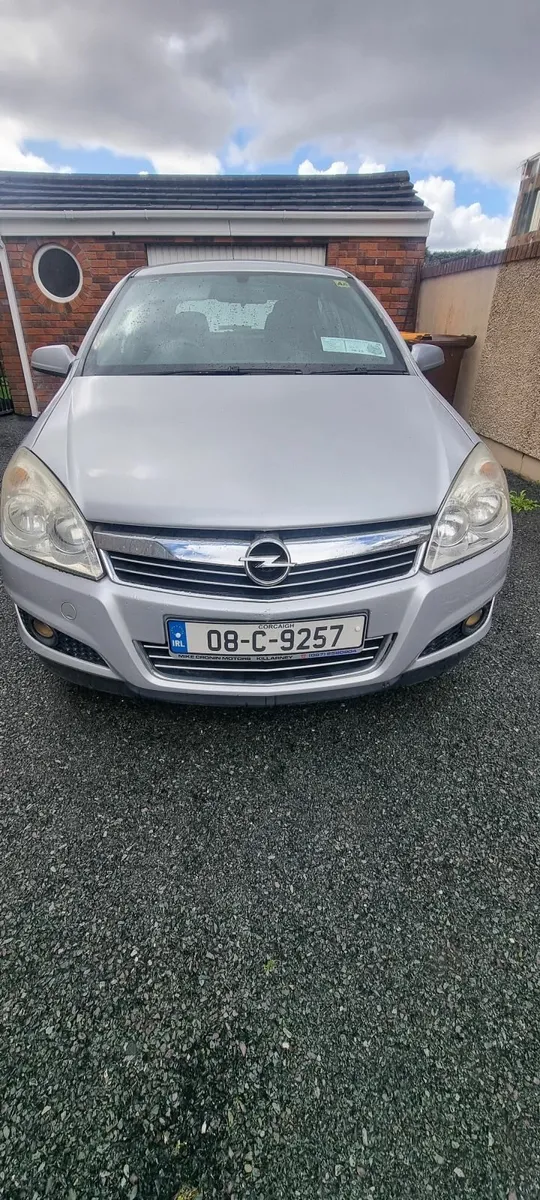 Opel Astra 2008 - Image 1