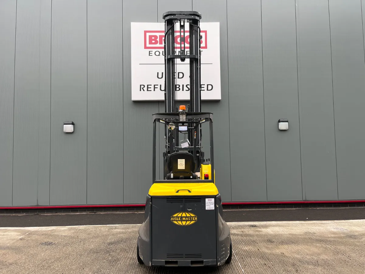 [1] 2019 Aisle Master 20WHE Forklift (REF:11505) - Image 4