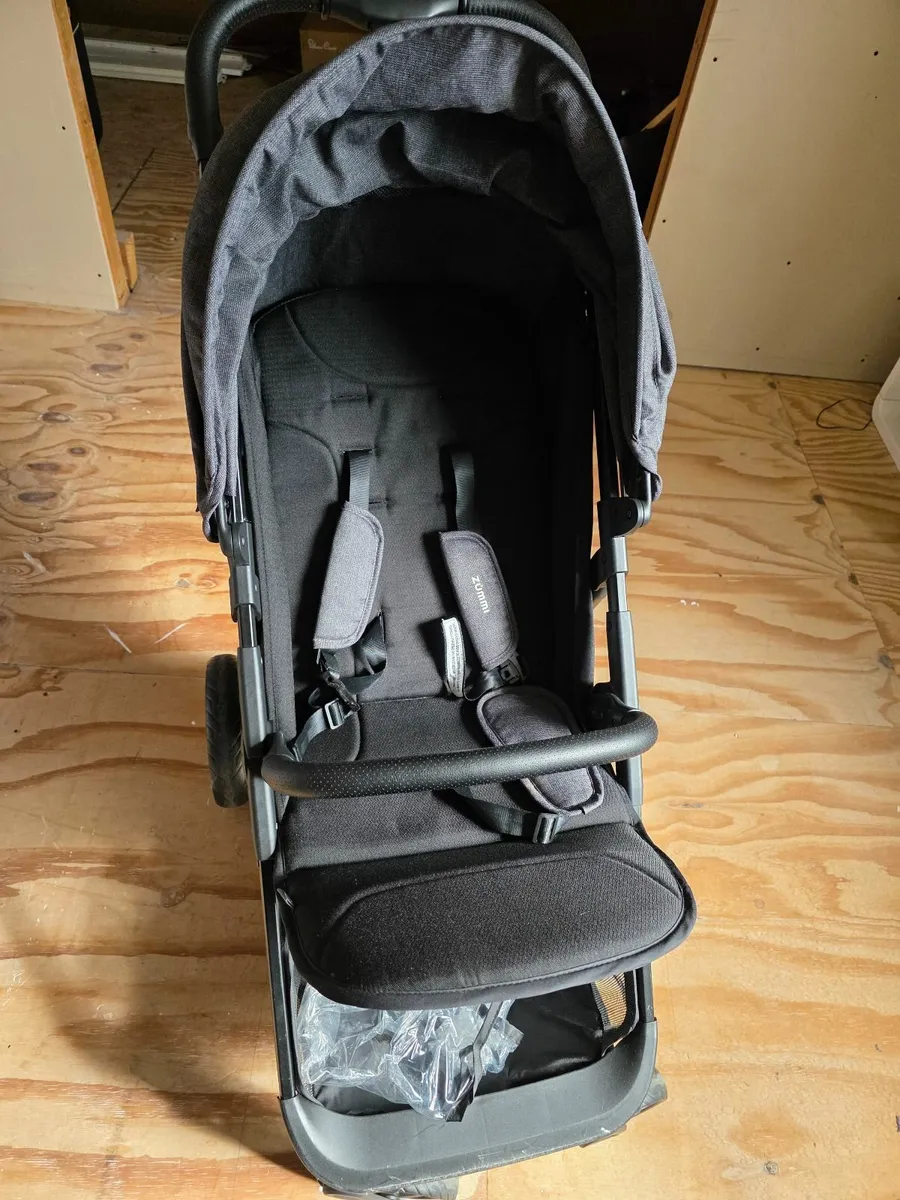 Stroller - Image 1