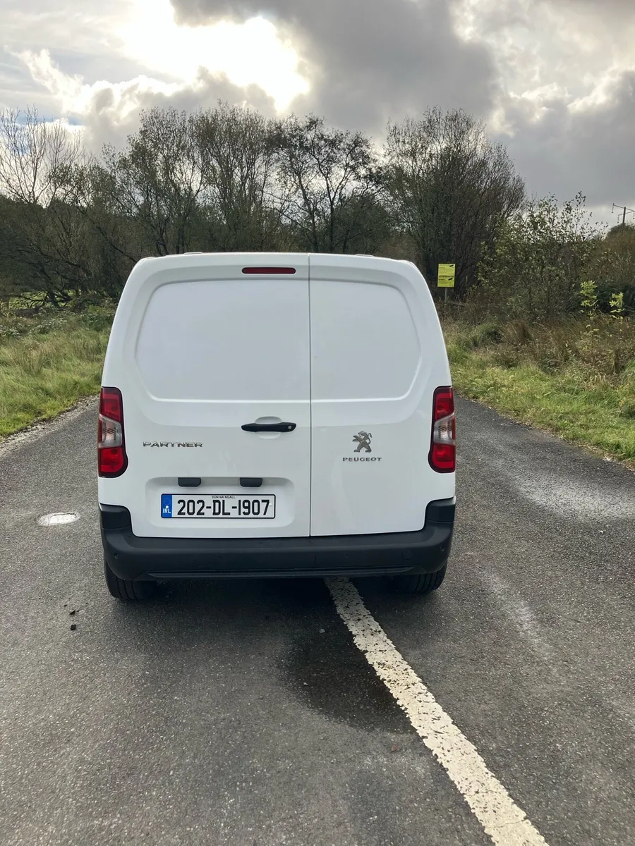 December 2020 Peugeot Partner - Image 2