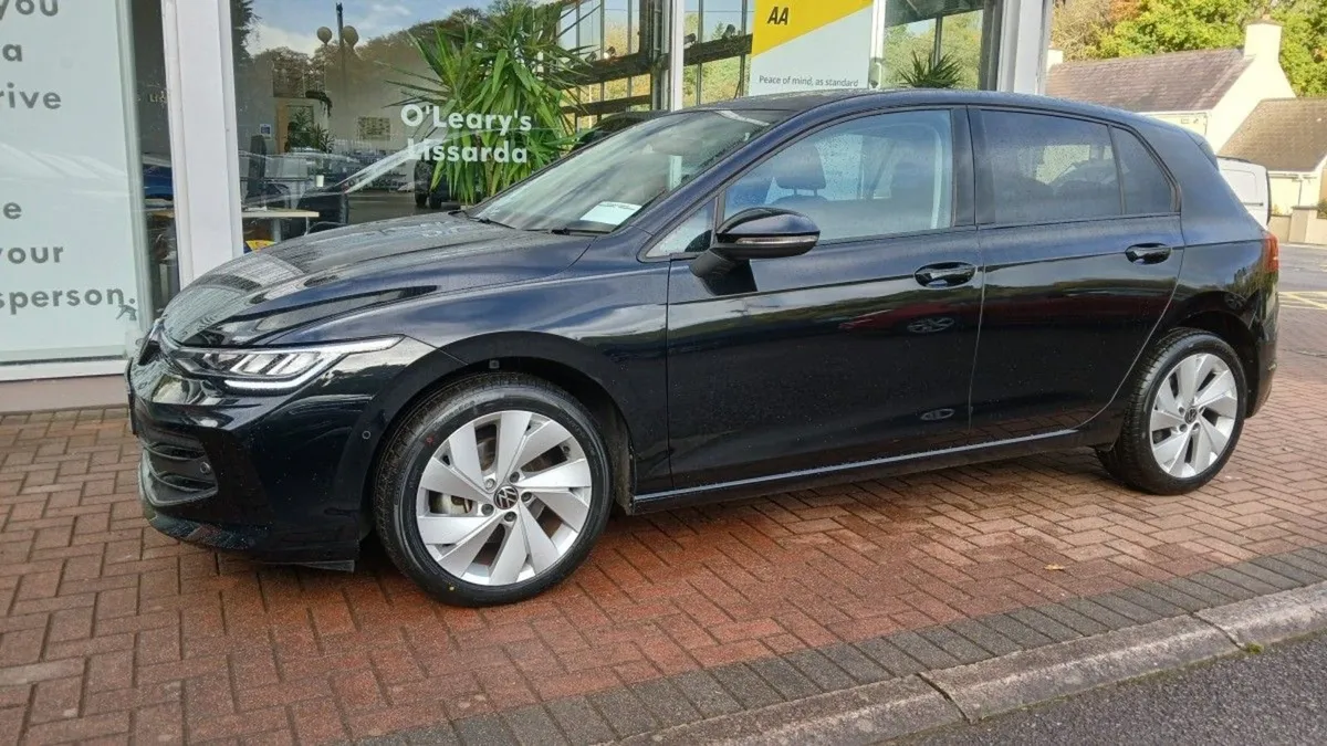 Volkswagen Golf Edition 75 1.5 TSI 116HP  Black M - Image 2