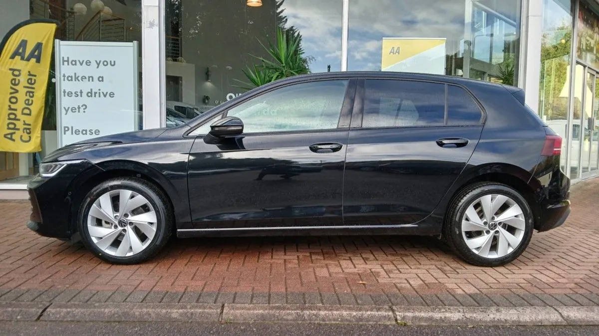 Volkswagen Golf Edition 75 1.5 TSI 116HP  Black M - Image 4