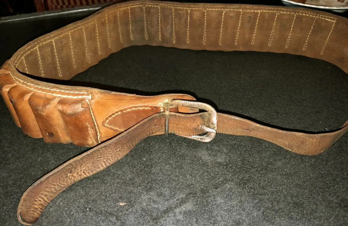 Vintage leather cartridge belt 120cm - Image 1