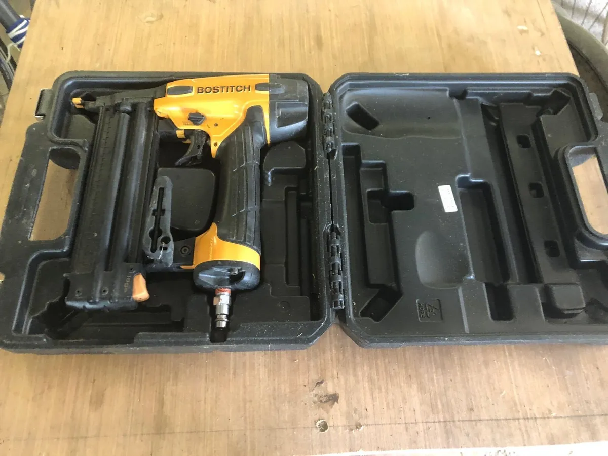 Bostitch 18g Brad Nailer - Image 1