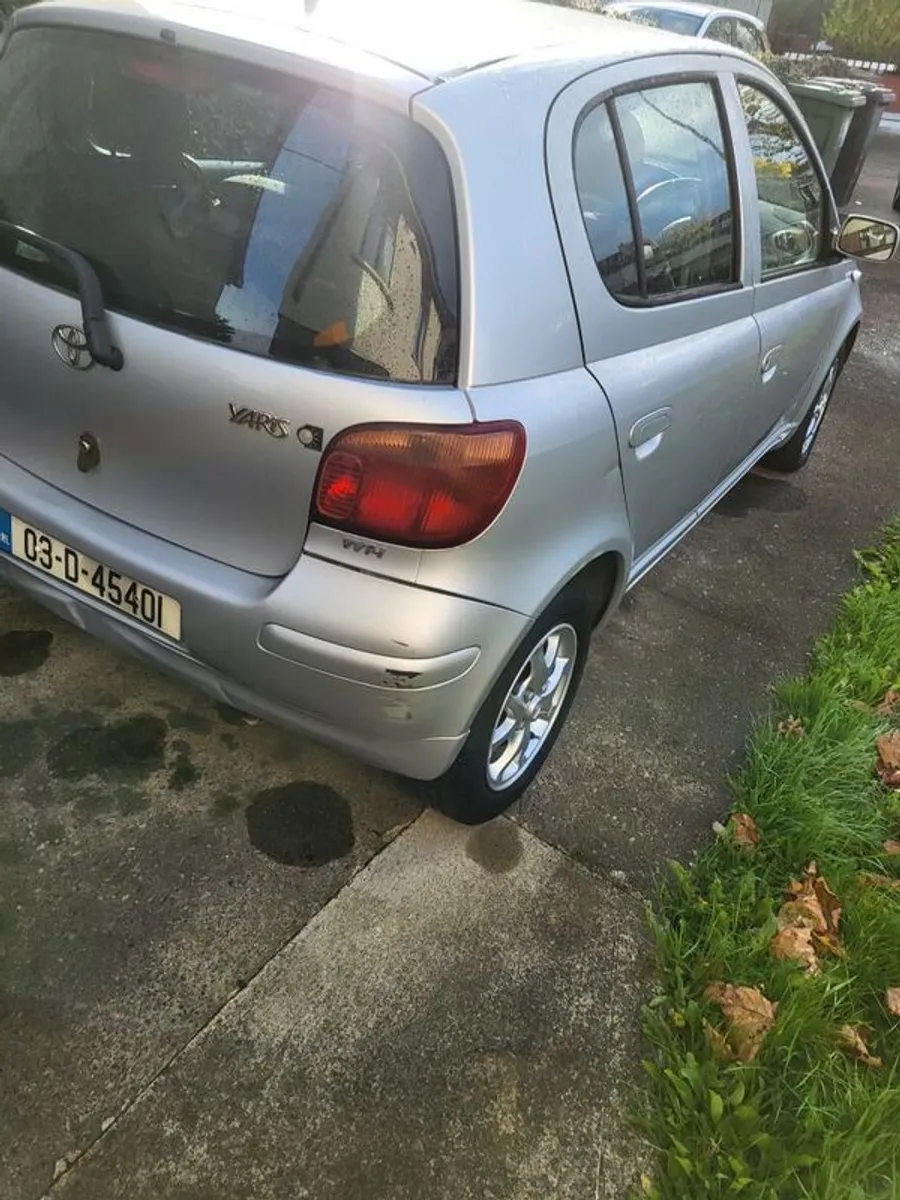 2003 Toyota Yaris - Image 2