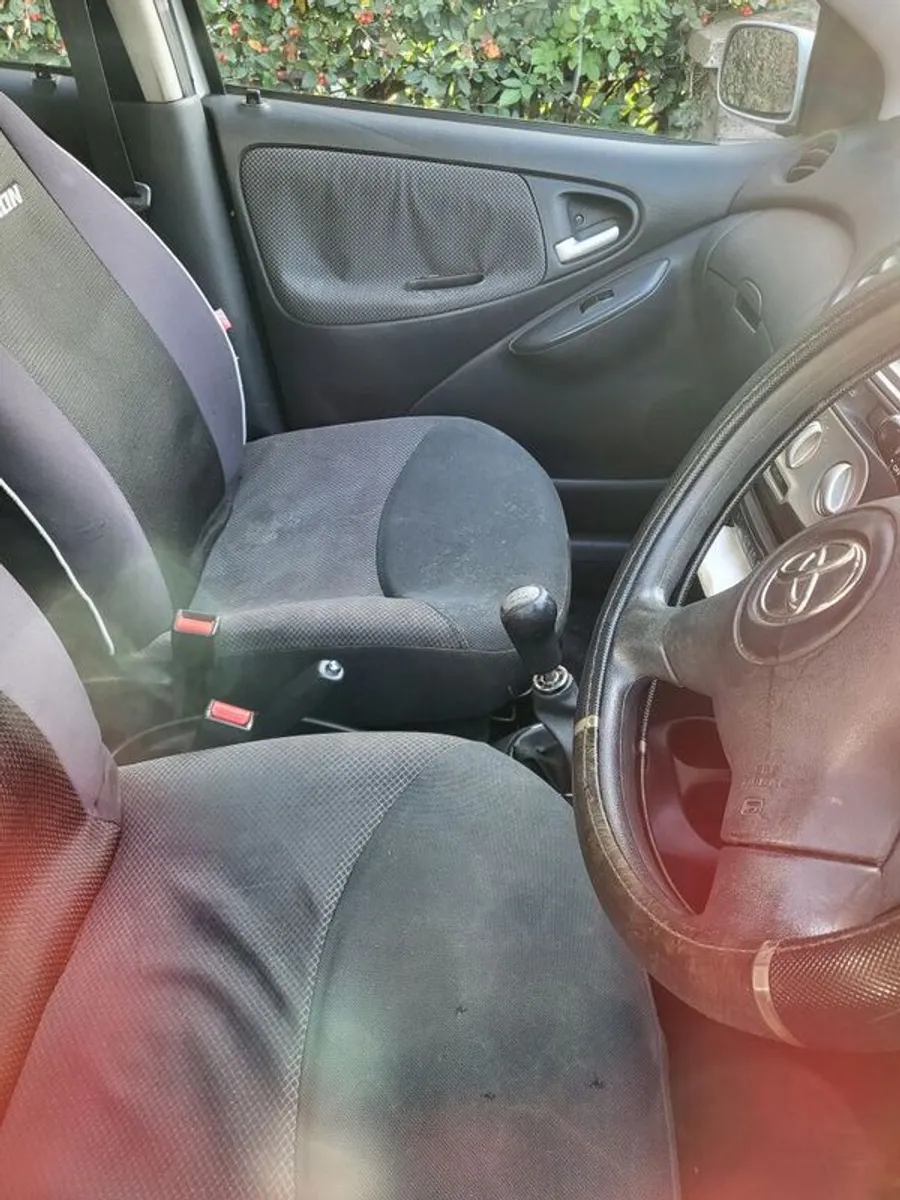 2003 Toyota Yaris - Image 4