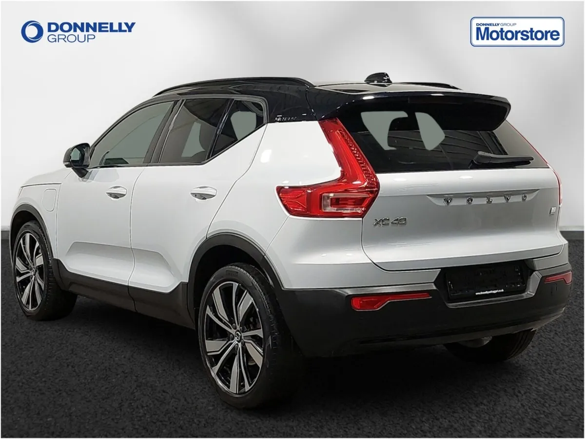Volvo XC40 Estate R DESIGN Pro - Image 2