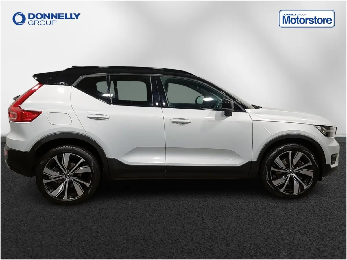 Volvo XC40 Estate R DESIGN Pro - Image 3