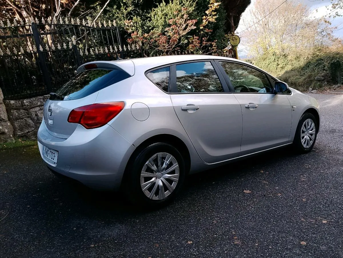 Opel Astra - Image 2