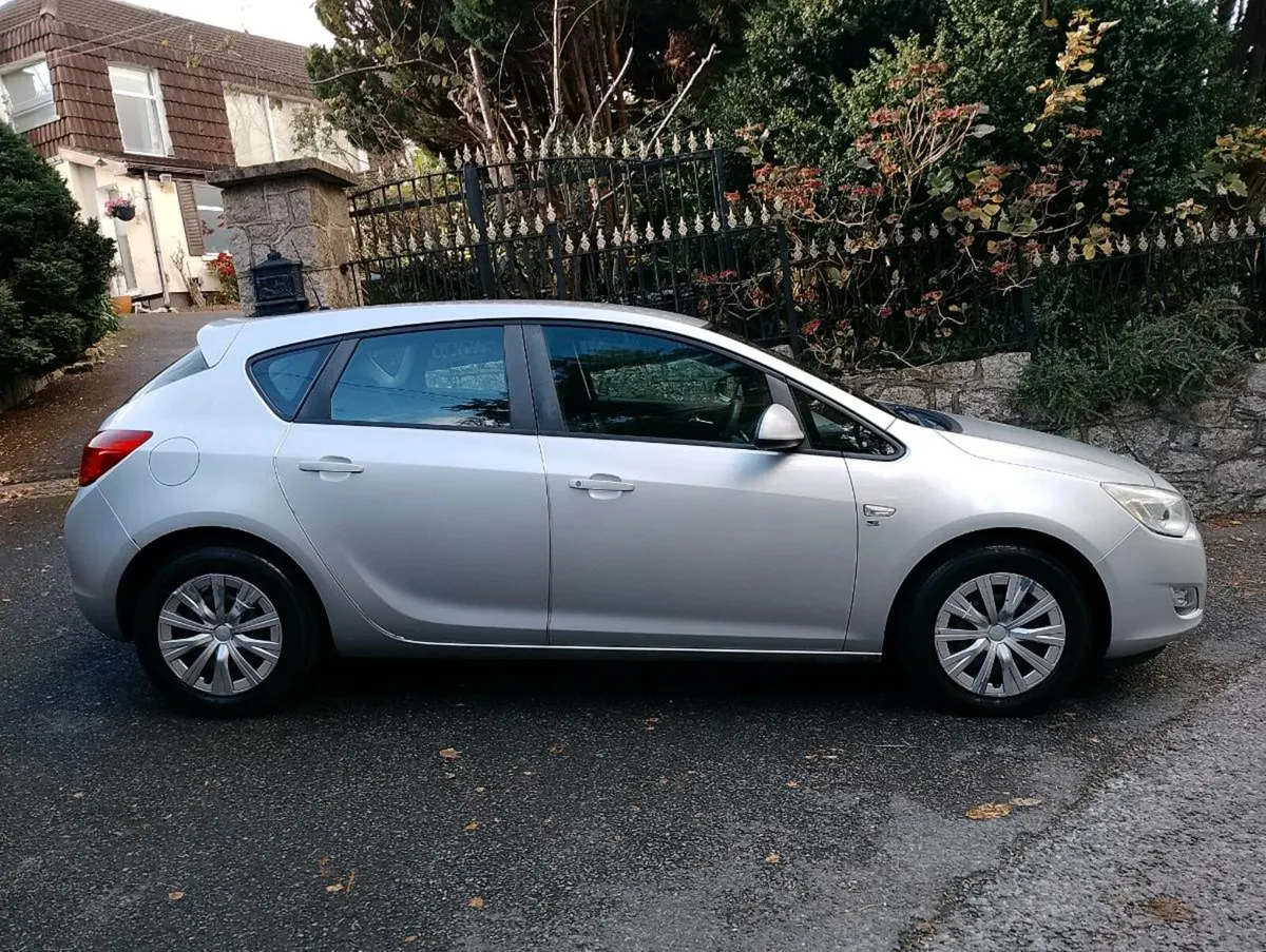 Opel Astra - Image 4
