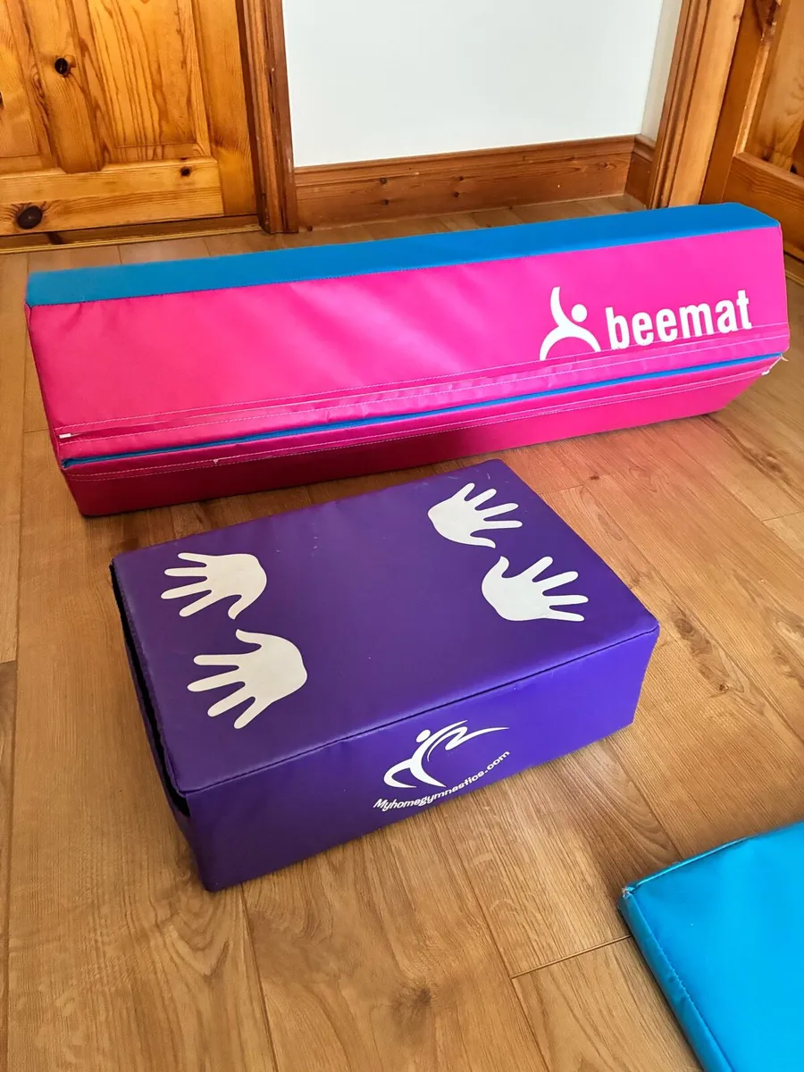 Gymnastic Beam, Foldable Mat & Block - Image 1