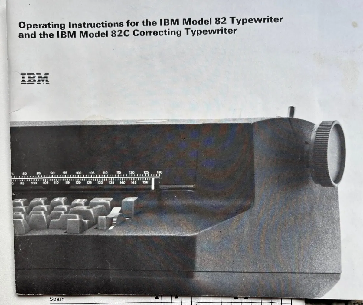 Vintage IBM Golfball Typewriter - Image 2