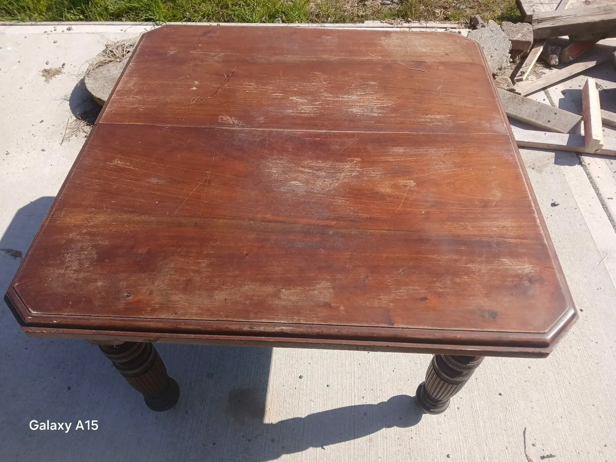 Antique table & 4 chairs - Image 1
