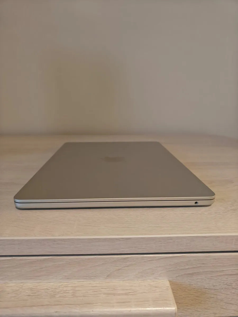 MacBook Air M3 - Image 3