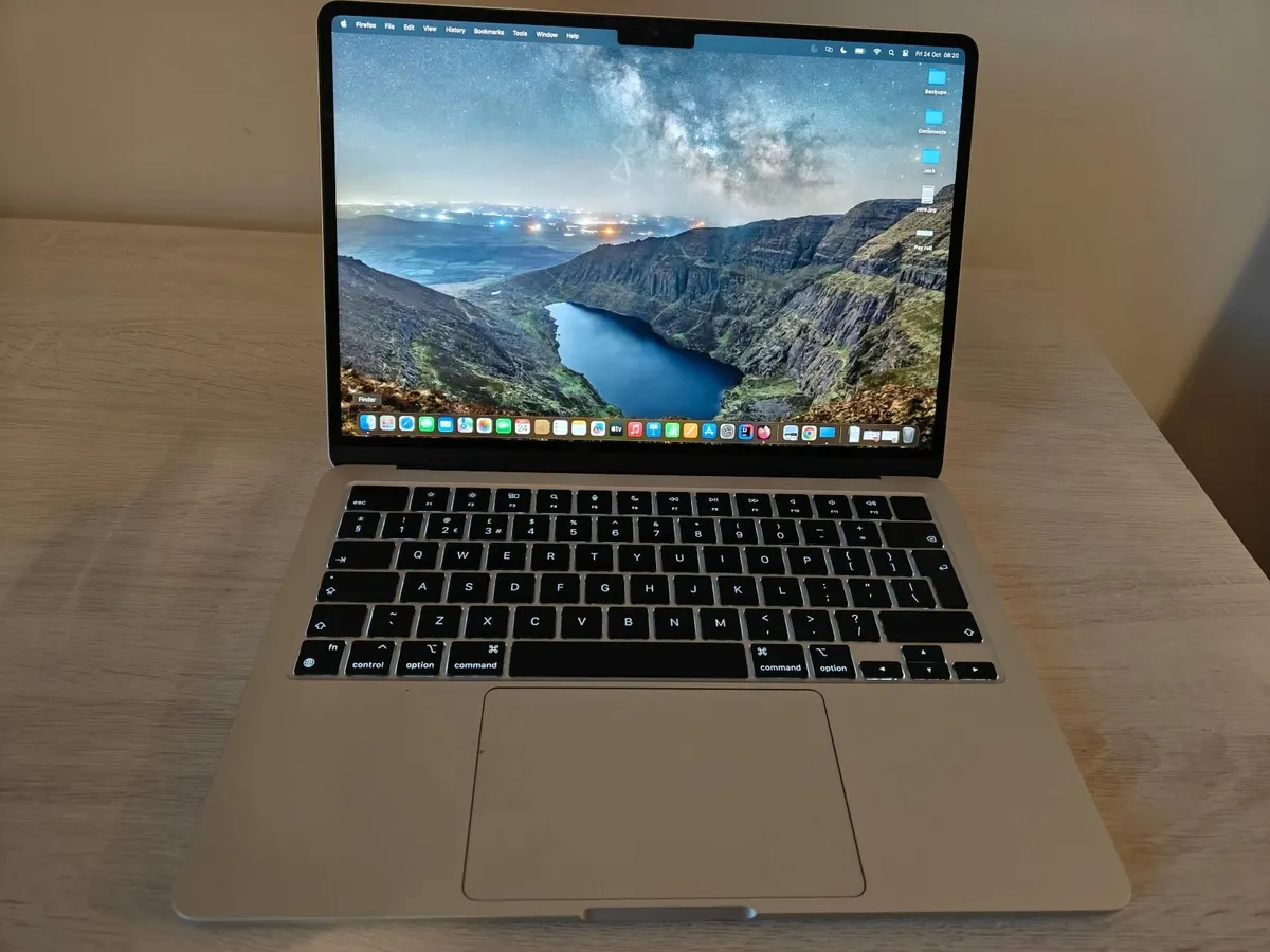 MacBook Air M3 - Image 4
