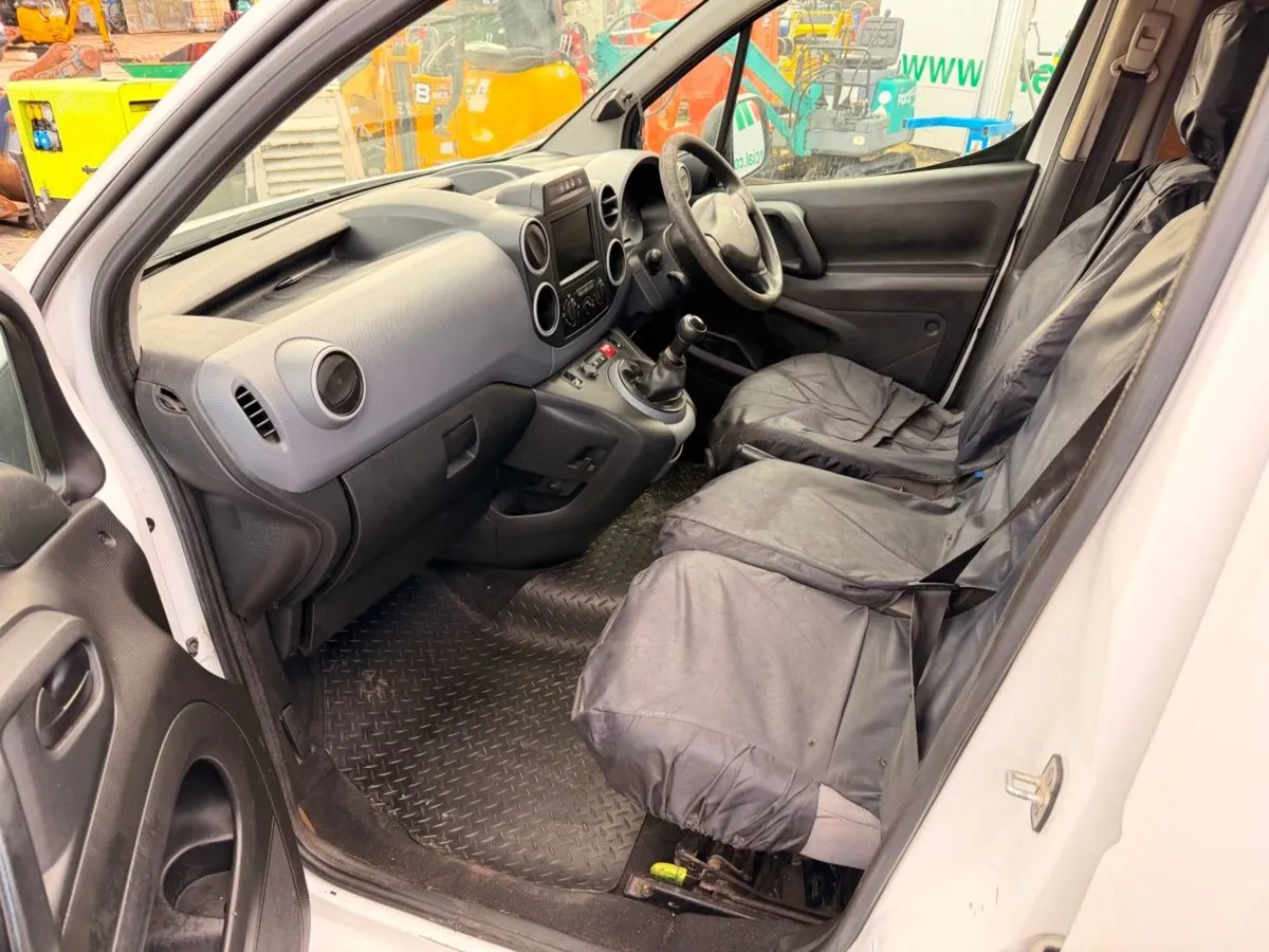 Peugeot Partner Crew cab Conversion - Image 4
