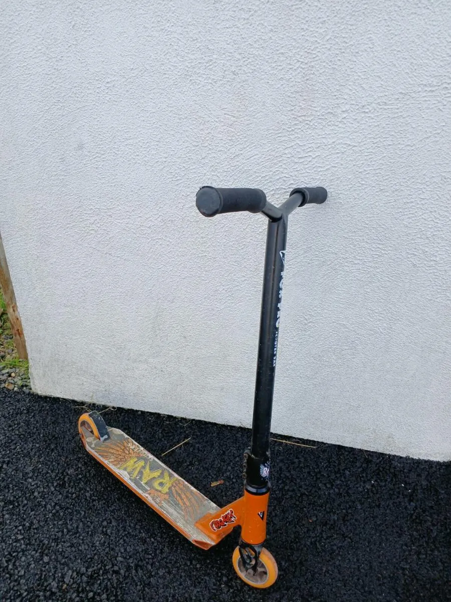 Kids scooter - Image 1