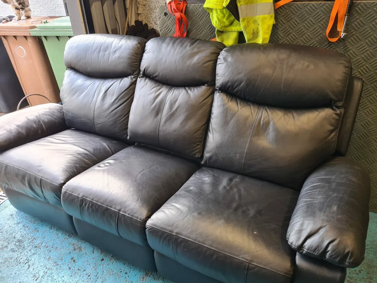 Electric leather 3 person sofa - Image 4
