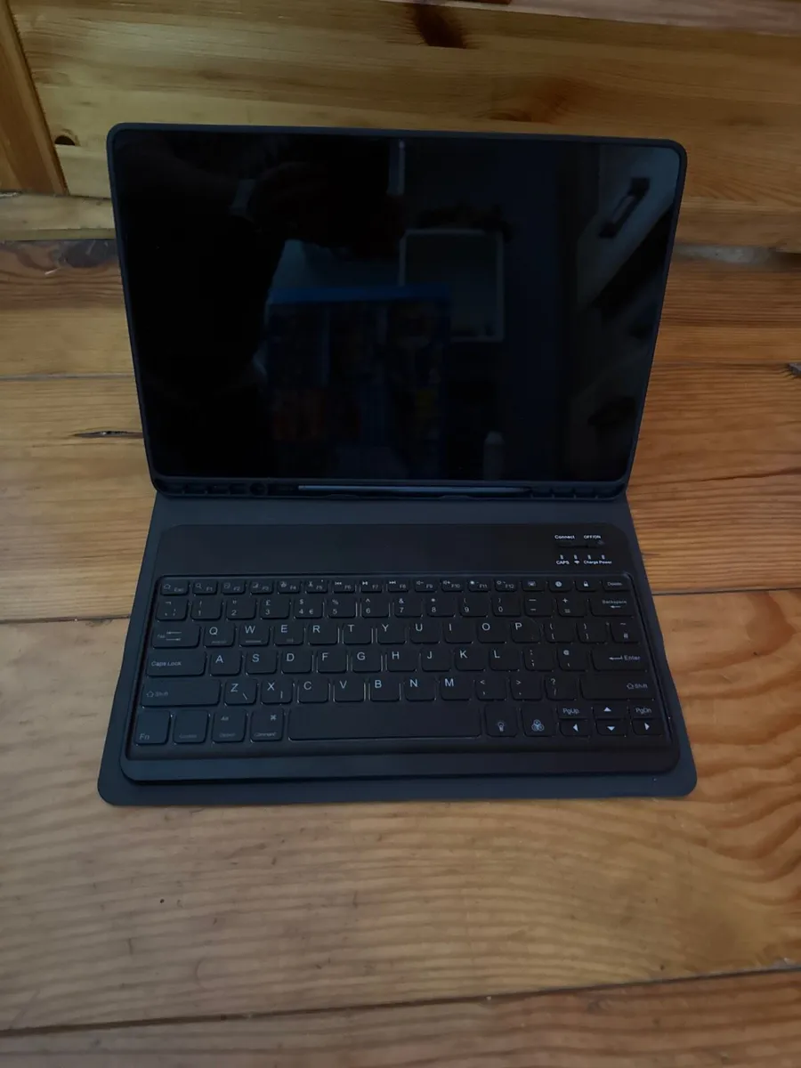 Samsung Galaxy Tab S7 FE - Image 1