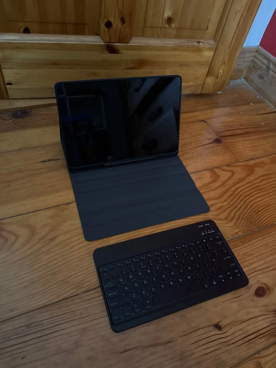 Samsung Galaxy Tab S7 FE - Image 2