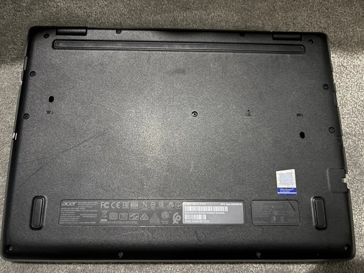 Acer 2 in 1 laptop - Image 4
