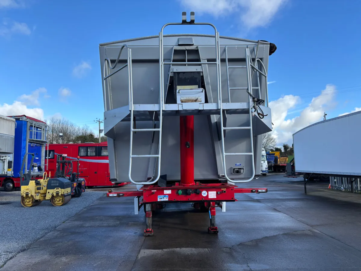 2017 WILCOX Tipping trailer 3 way Door Lift axle - Image 2
