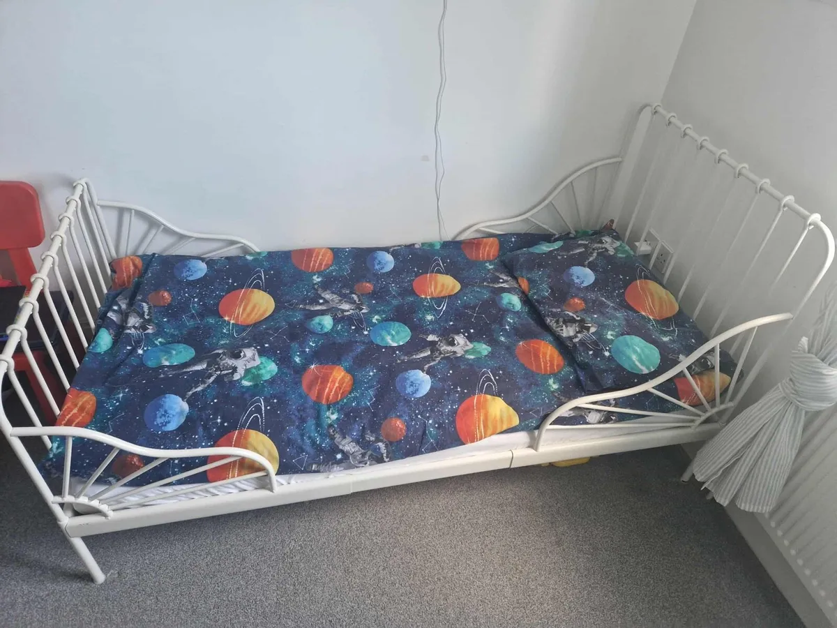 Kids single bed and mattress - Image 2