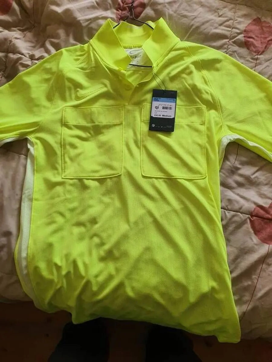 t shirt sports - Image 1