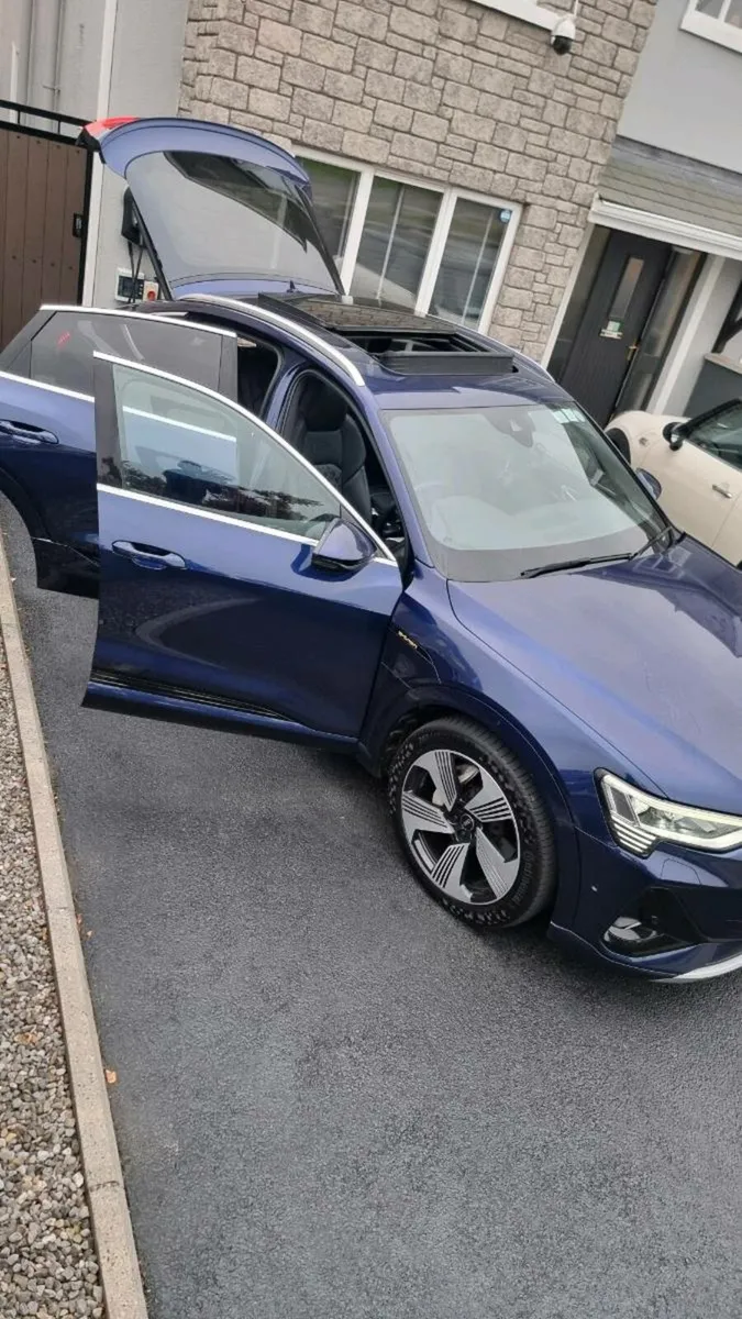 Audi e tron sportback - Image 1
