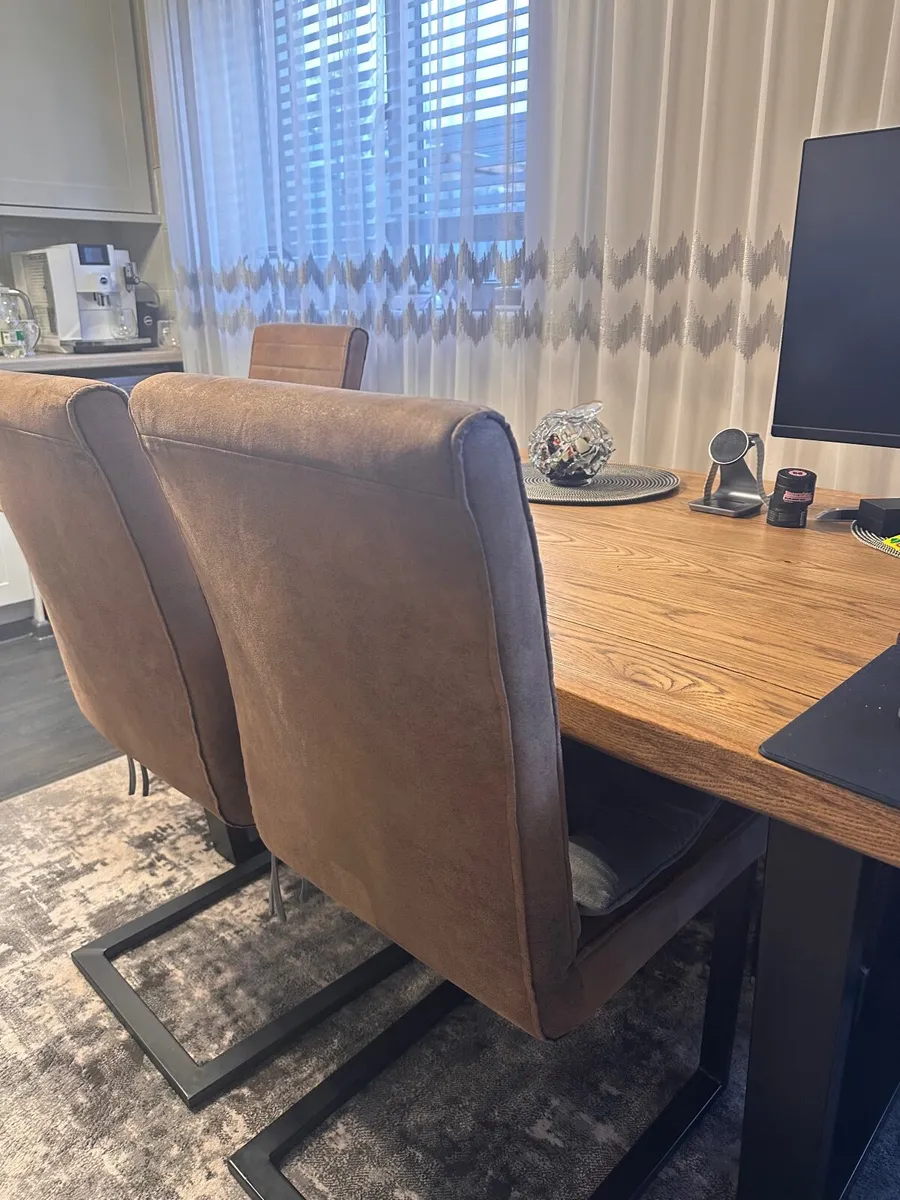 Table+ 6 chairs - Image 2