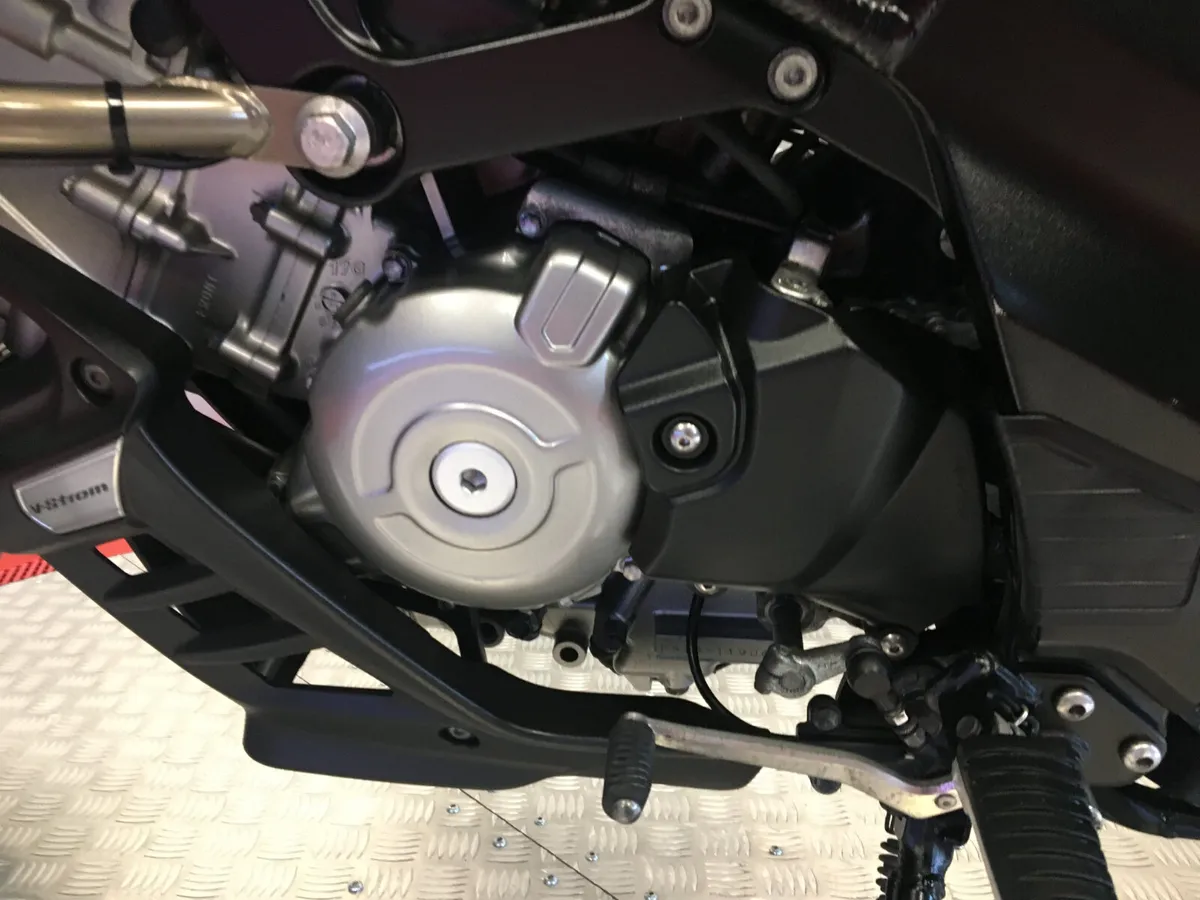 2014 Suzuki V Strom 650 ''LIKE NEW'' - Image 4
