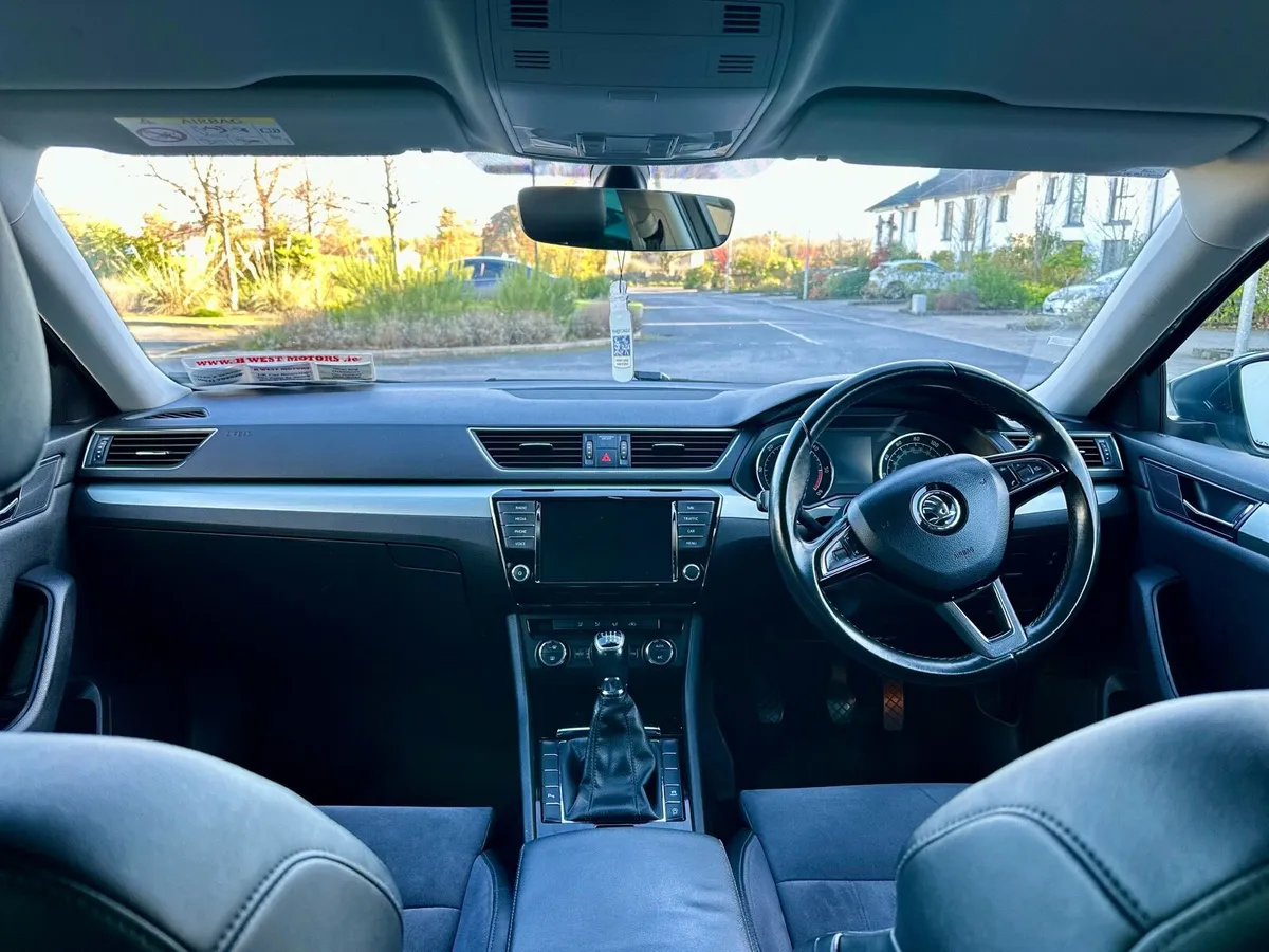 Skoda Superb 2017  2.0 TDI   Business - Image 3