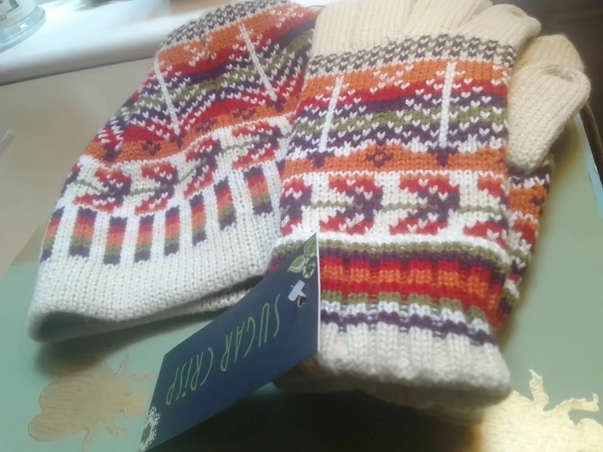 Sugar crisp fairisle knit hat and gloves set new - Image 2